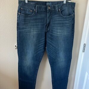 Lucky Brand Relaxed Blue Jeans with Classic Denim Look